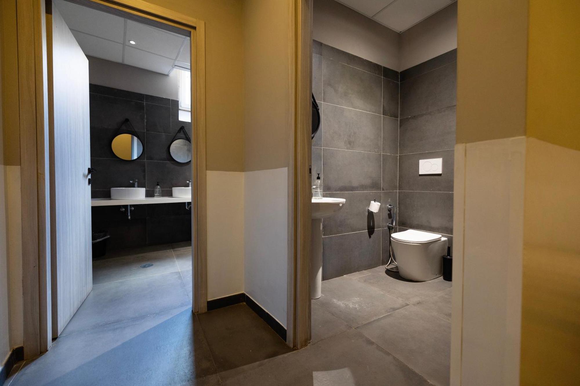Borgo Ripa Urban Travel Hostel Rome Exterior photo